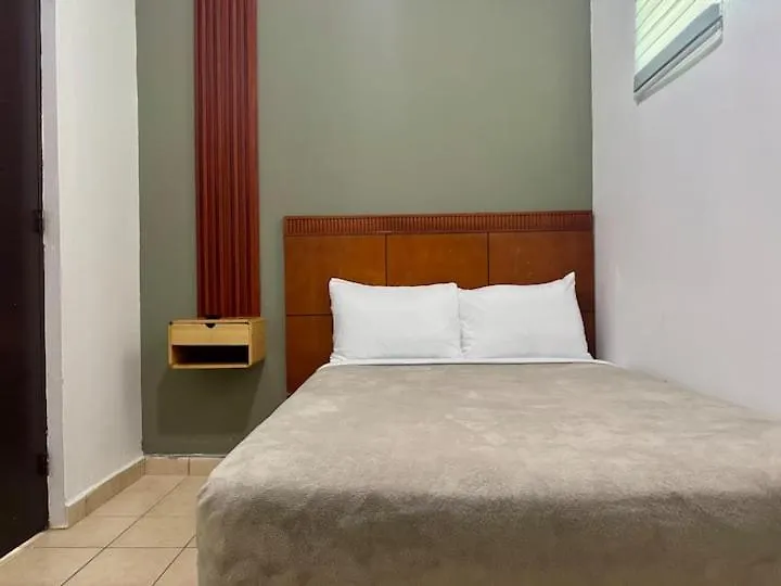 Kontakte von R10 Guest House